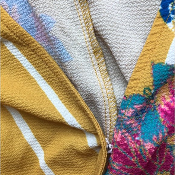 Floral Yellow Blouse FLYING TOMATO - Picture 4 of 7